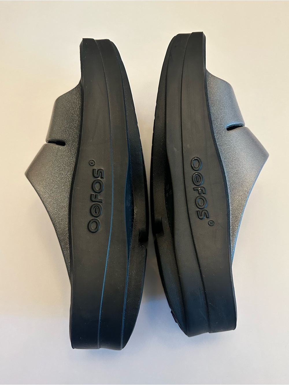 Oofos OOahh Luxe Latte Slides Sandals Womens 7 Black Metallic Slip On Recovery - Picture 3 of 6